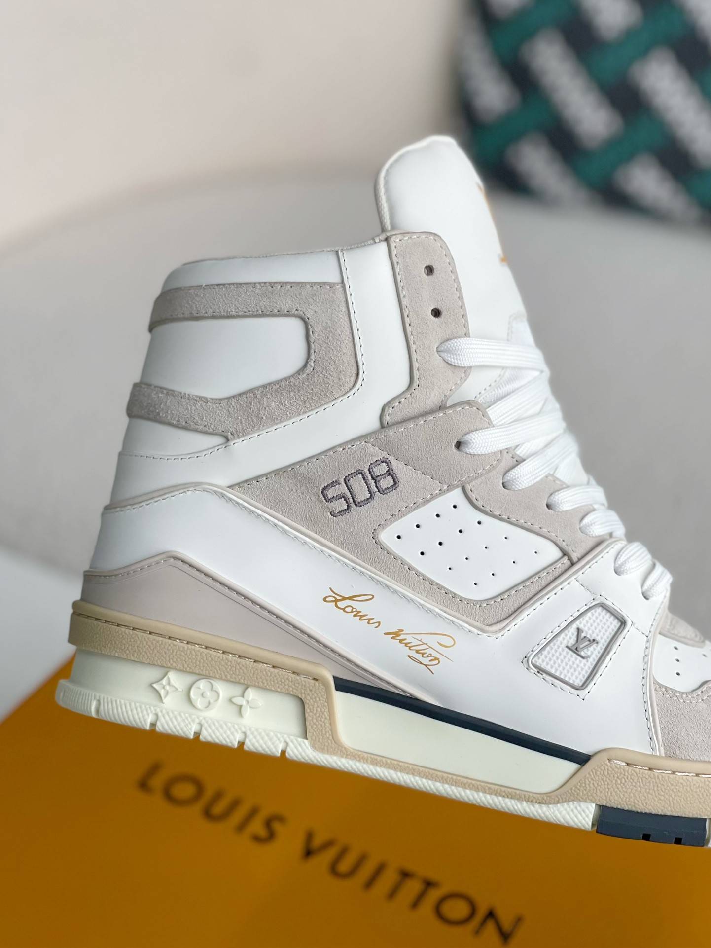 L*V TRAINER SNEAKERS