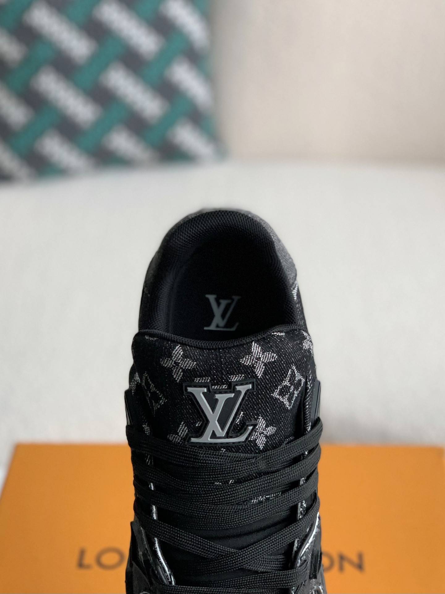 L*V TRAINER