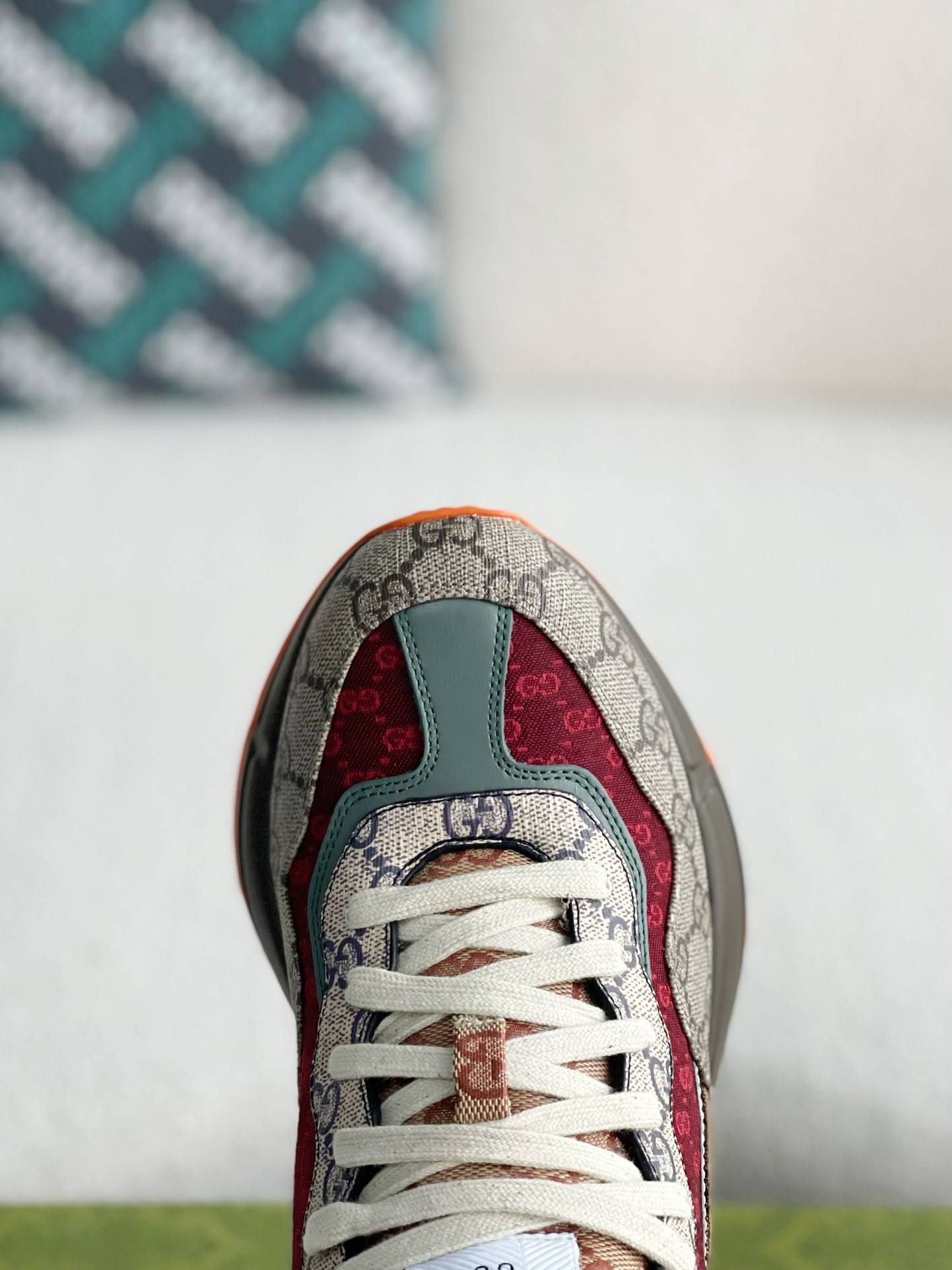 GU*IRetro Clunky Sneaker