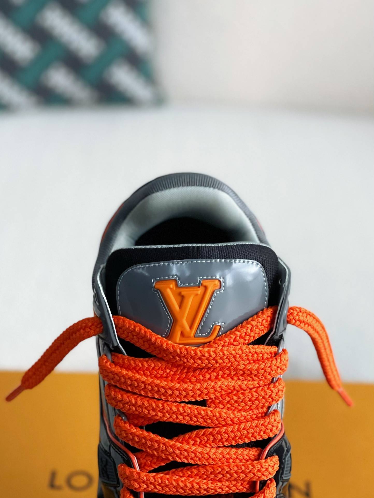L*V TRAINER MAXI  SNEAKERS