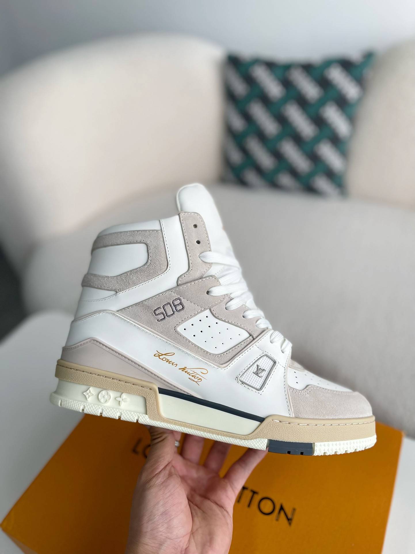L*V TRAINER SNEAKERS