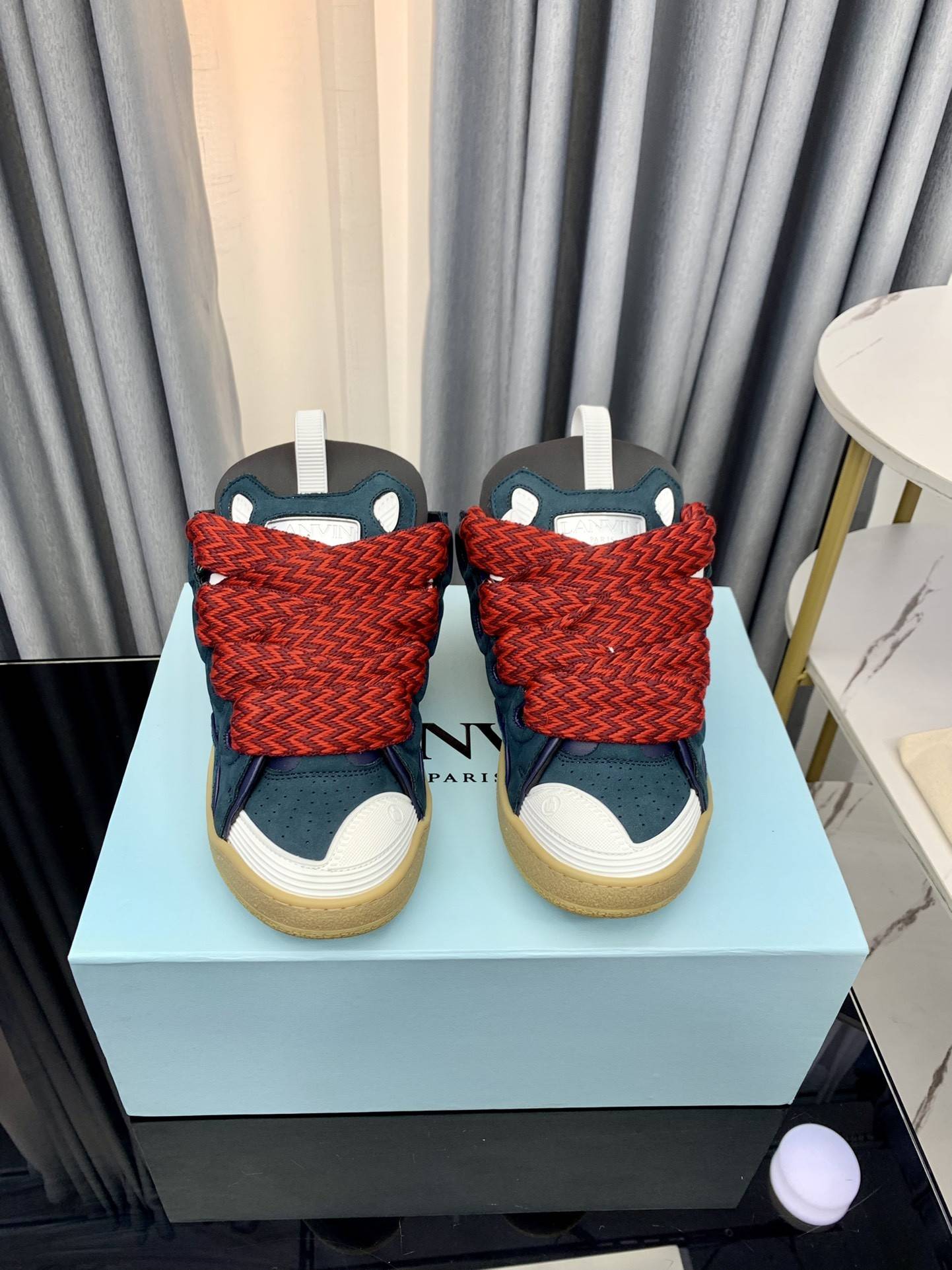 LA*N Sneaker