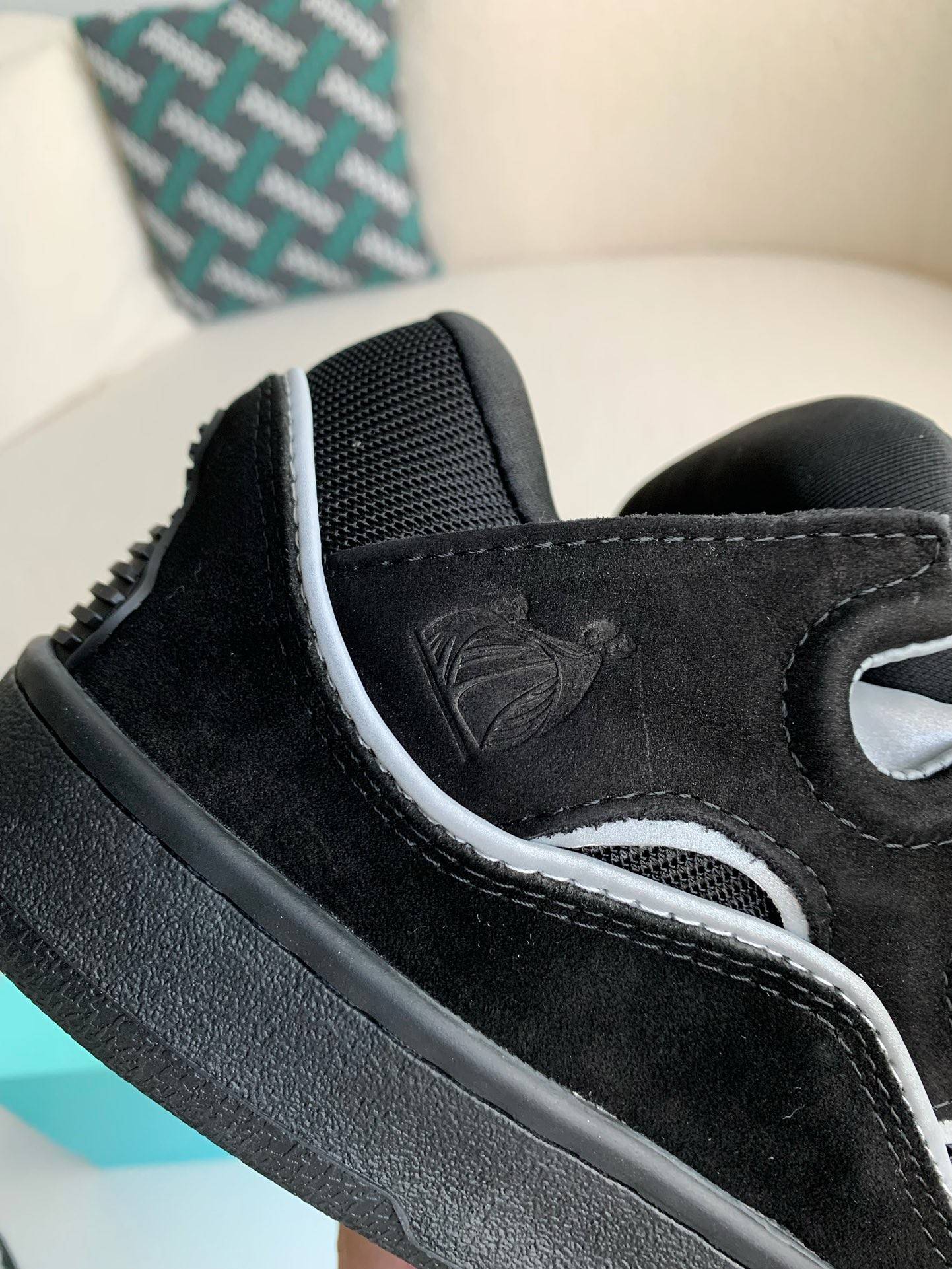 LA*N Sneaker
