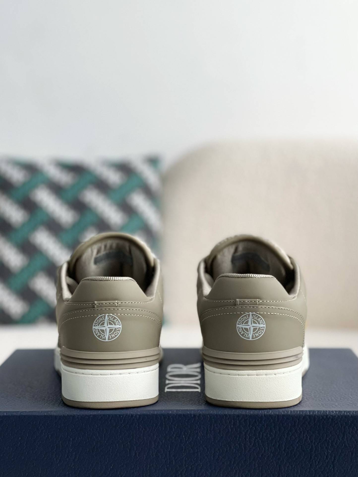 D*OR B57 Sneakers