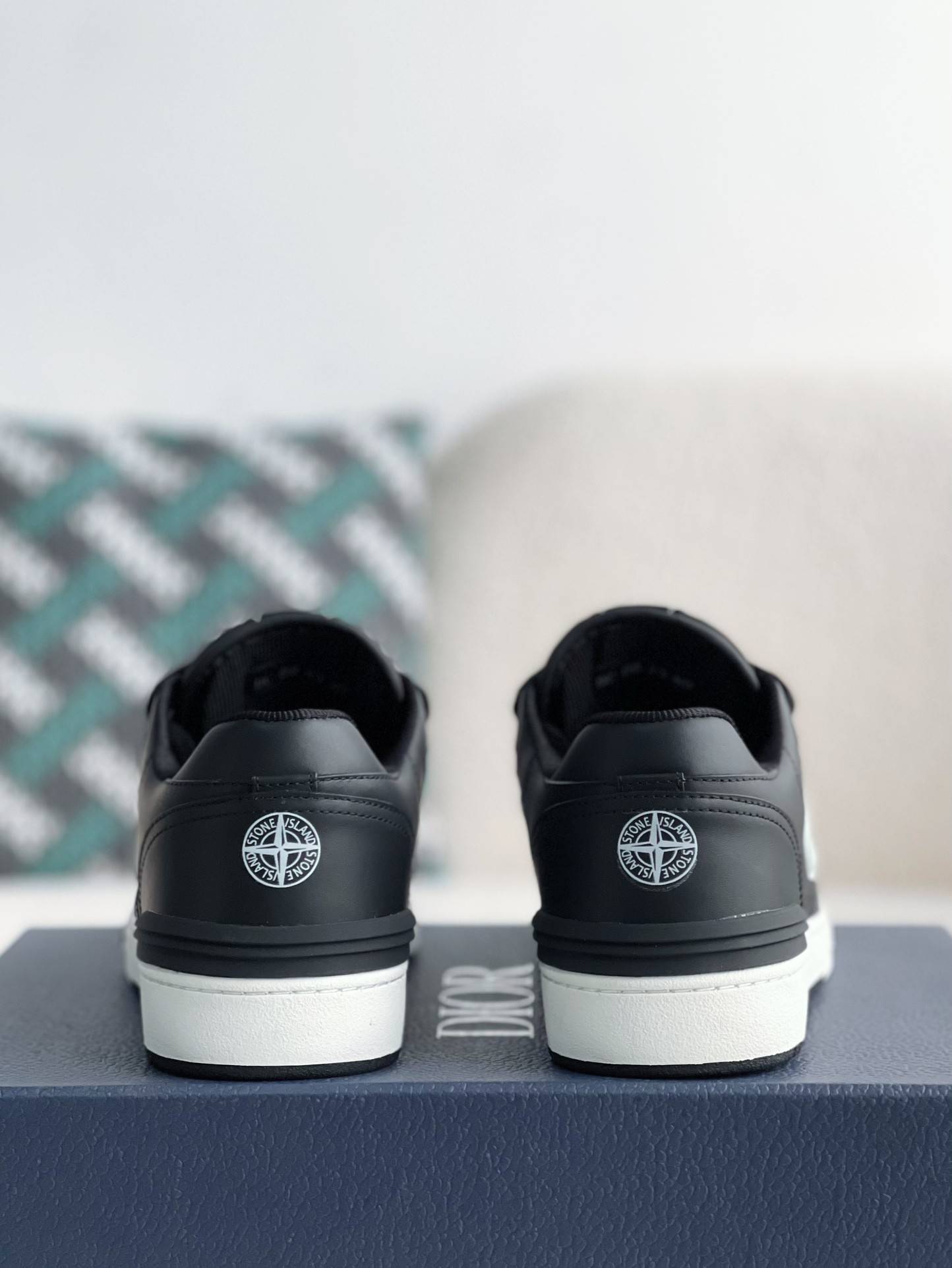 D*OR B57 Sneakers