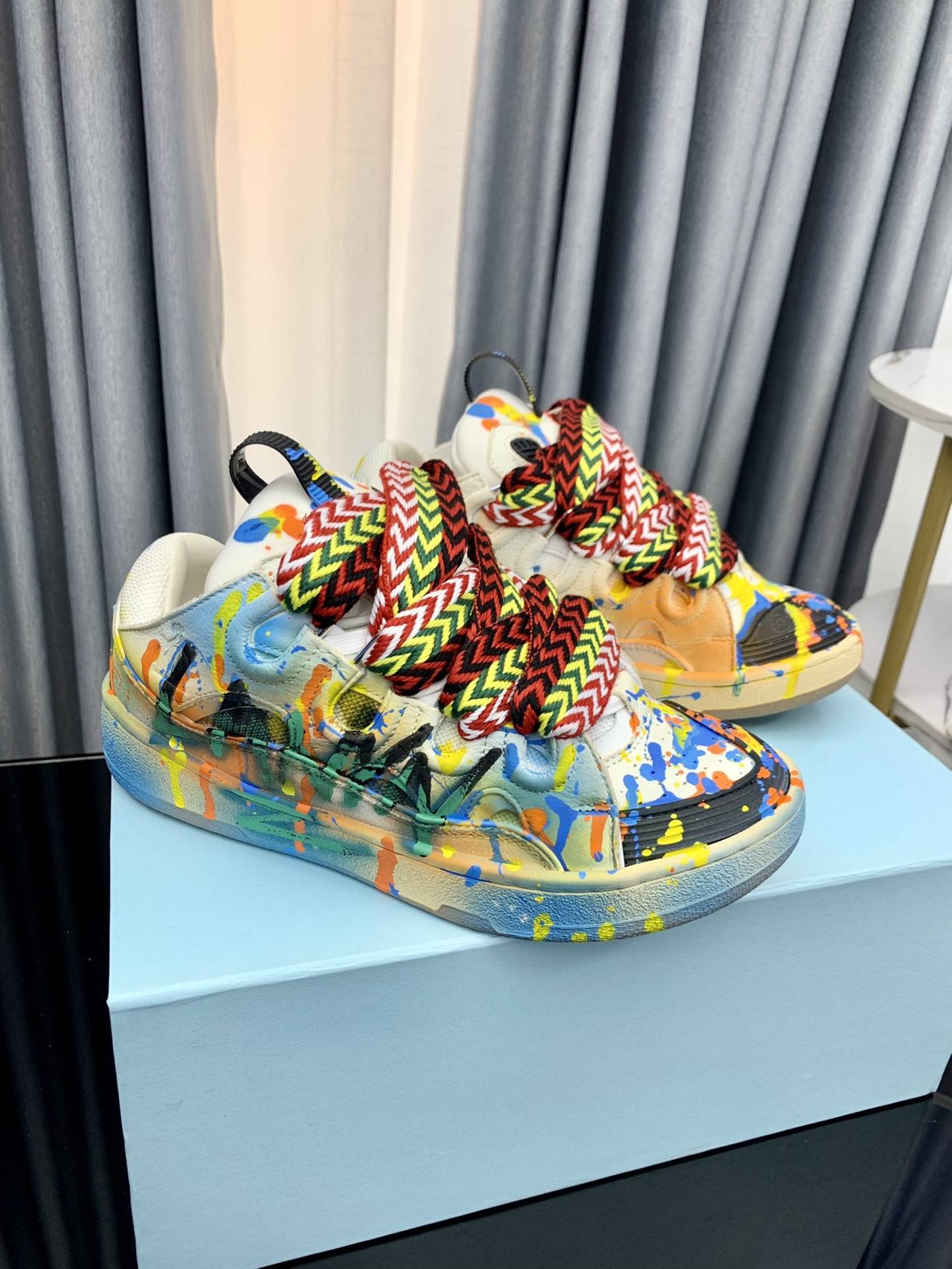 LA*N Sneaker