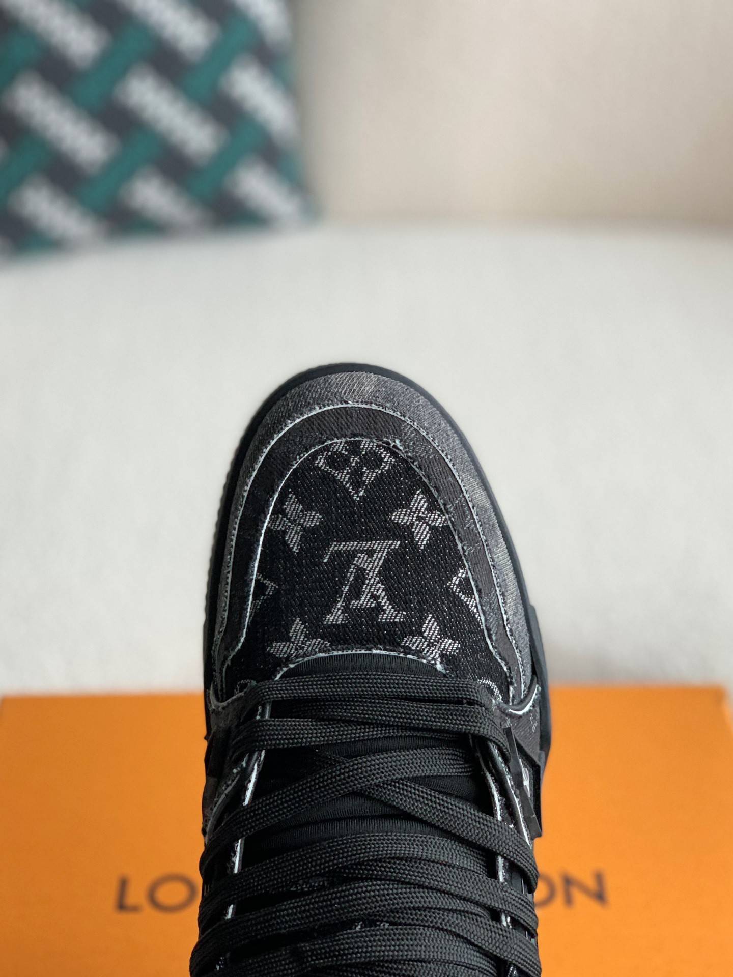 L*V TRAINER