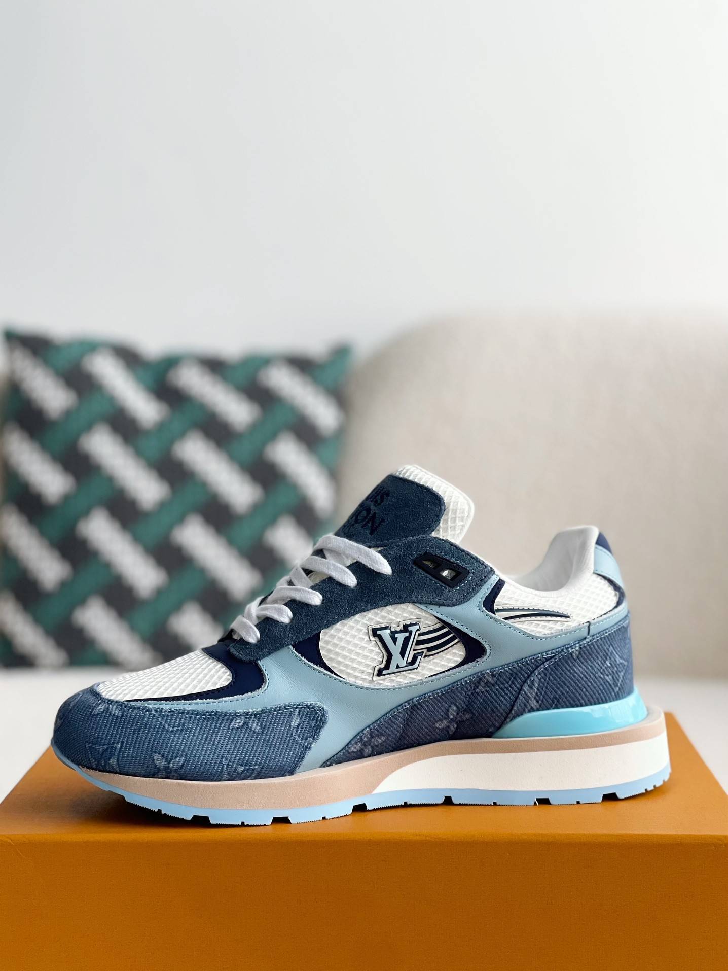 L*V Low-top running shoes