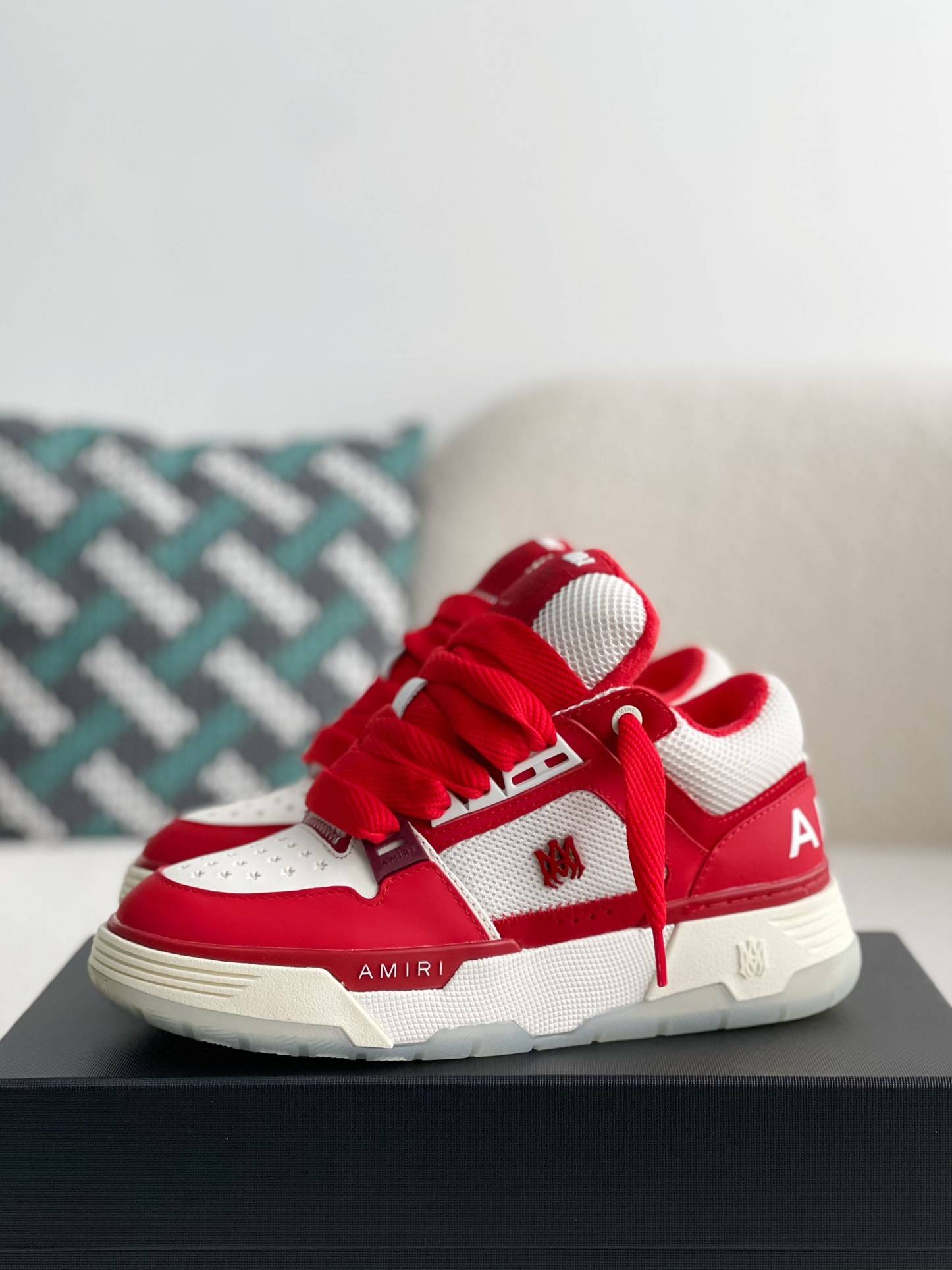 A*RI sneaker