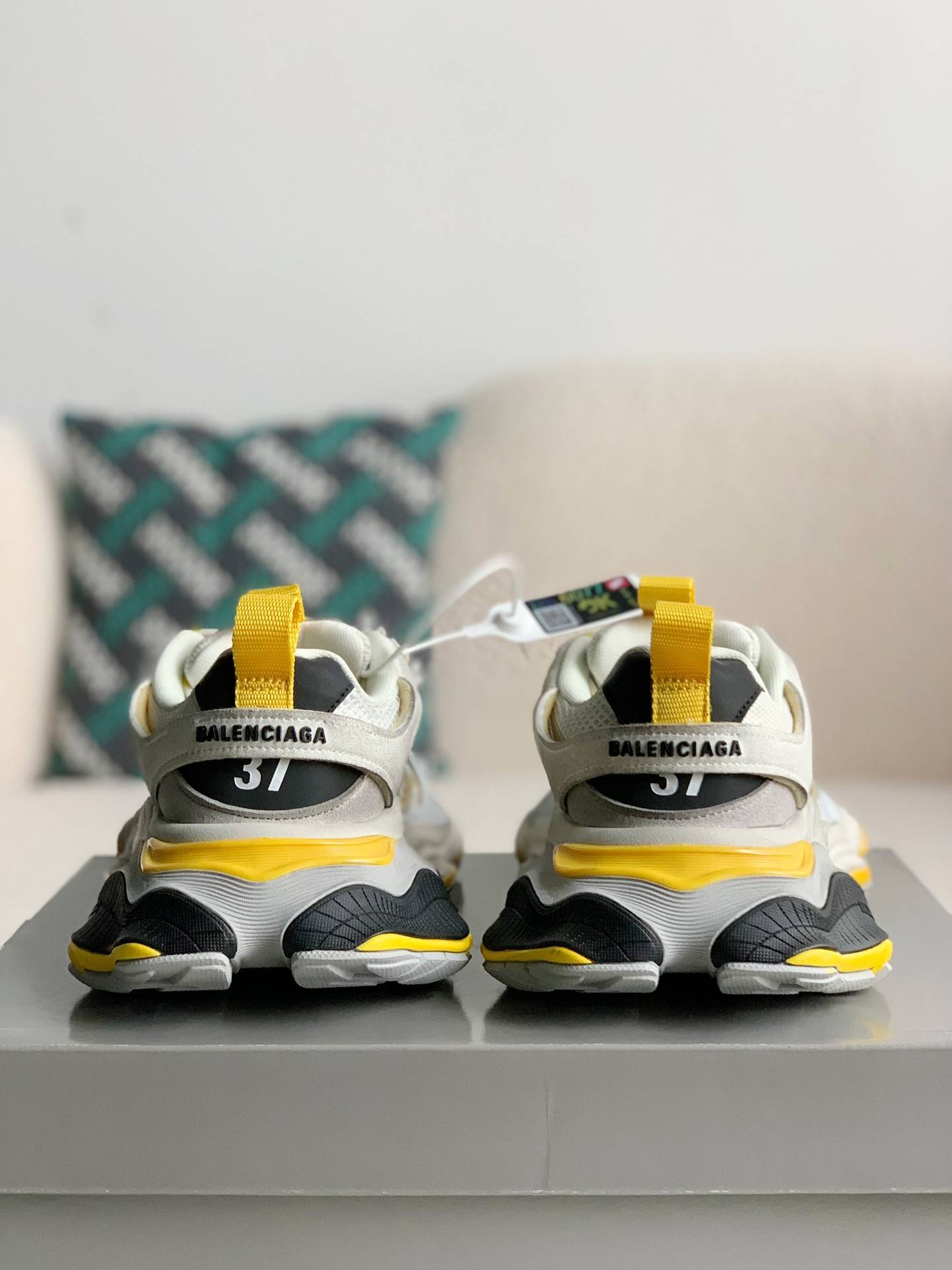 BLCG Runner Sneaker
