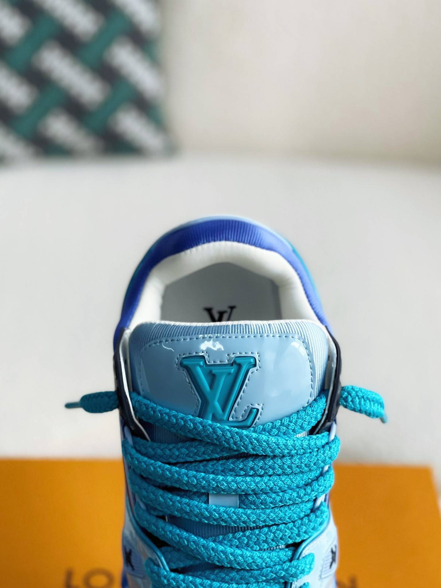 L*V TRAINER MAXI  SNEAKERS