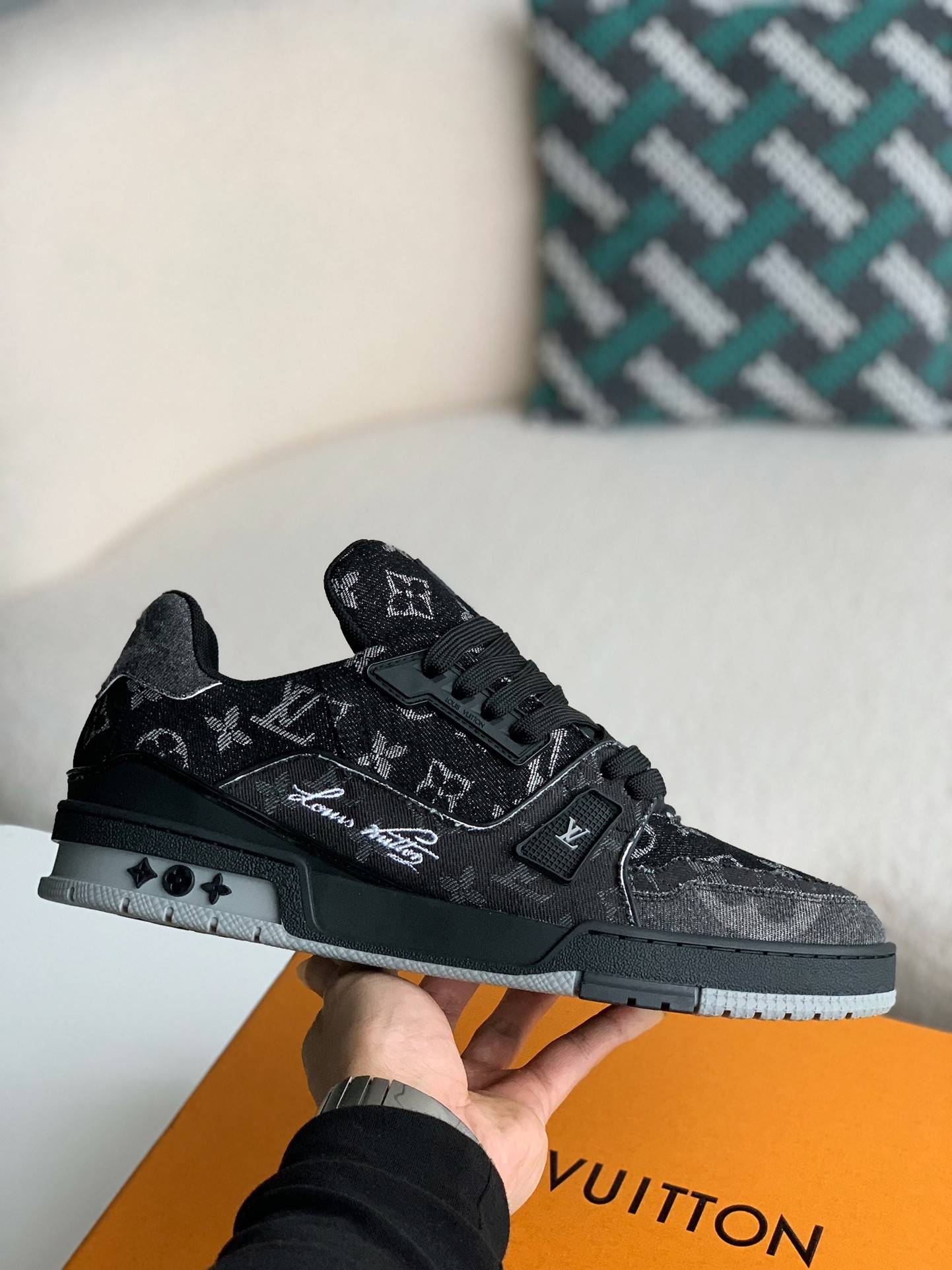 L*V TRAINER