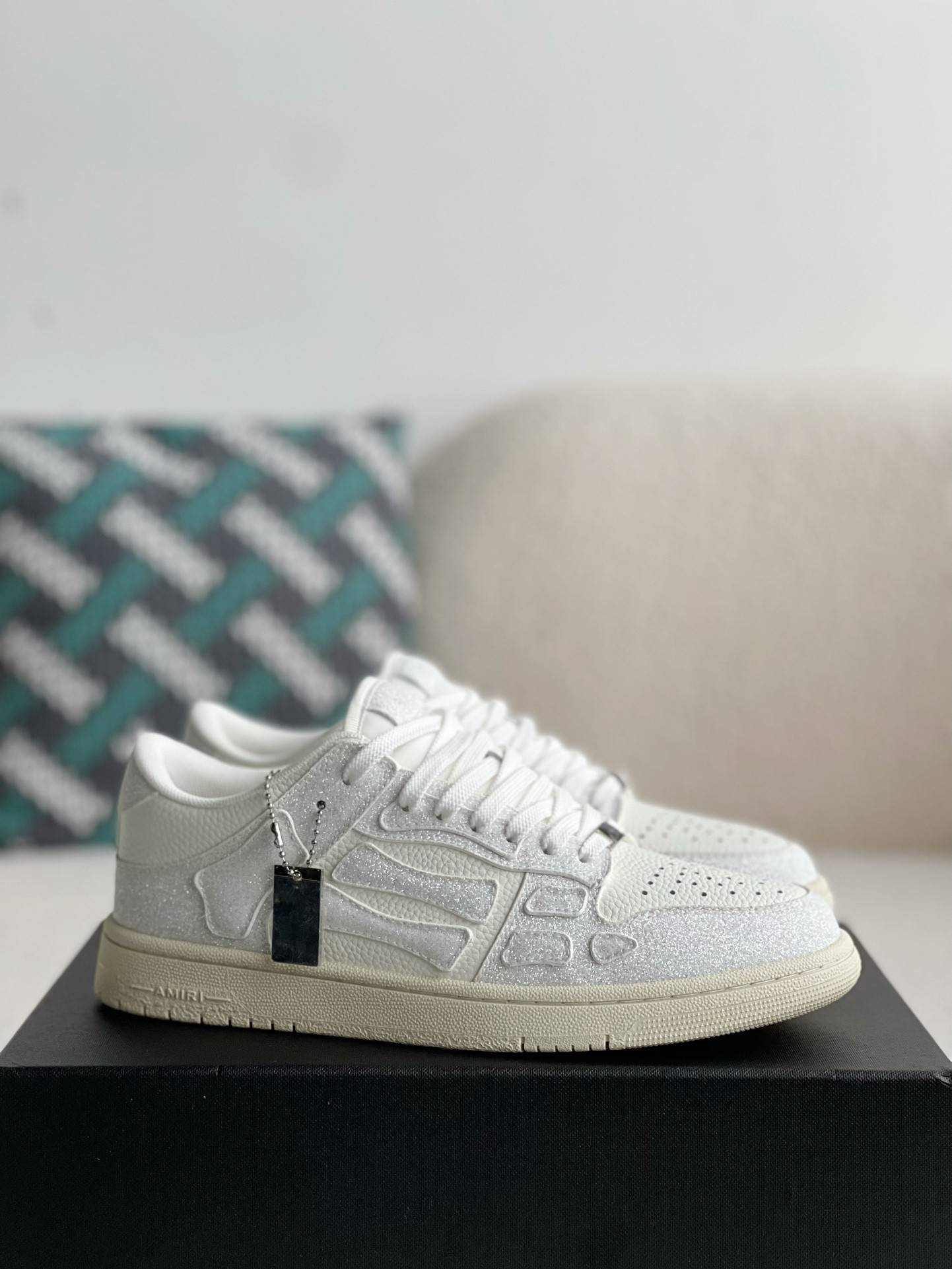 A*RI Bone Sneakers