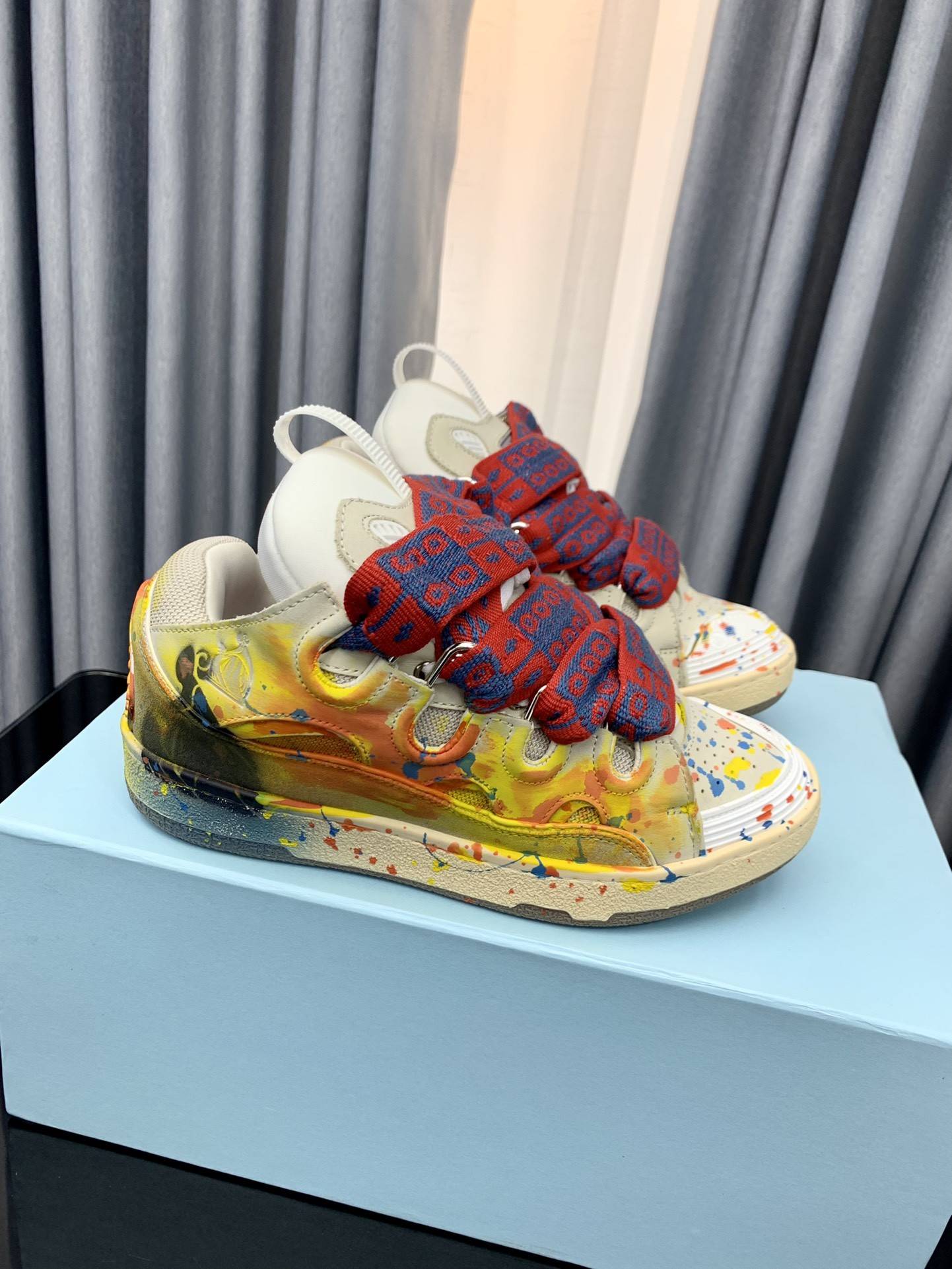 LA*N Sneaker