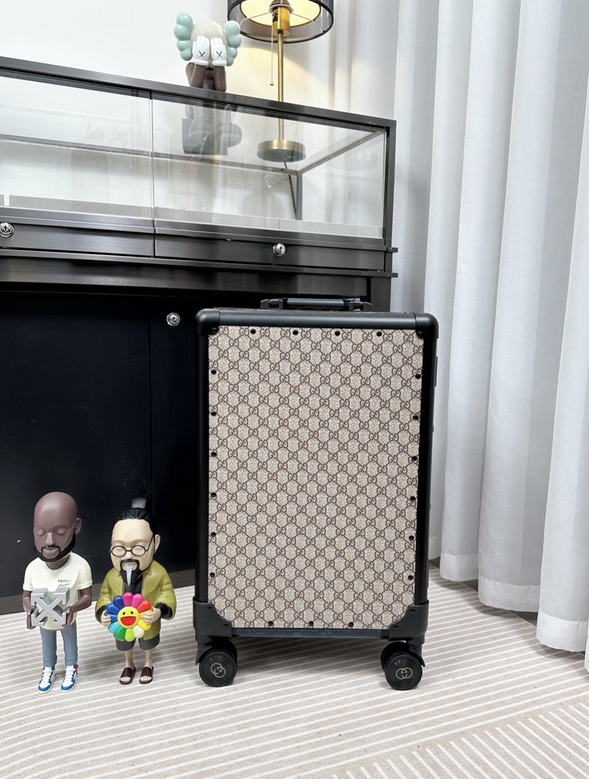 G*u*i luggage/trolley case vintage size 20 inch
