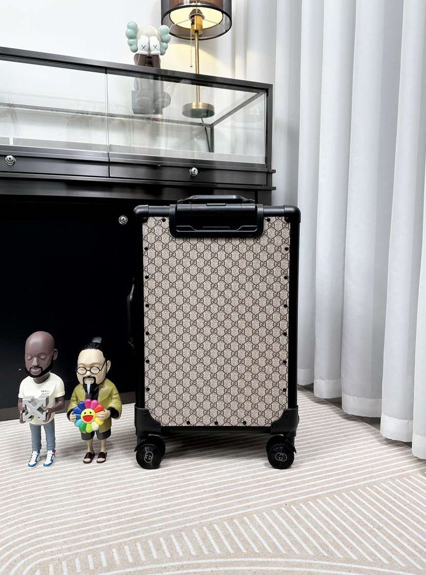 G*u*i luggage/trolley case vintage size 20 inch