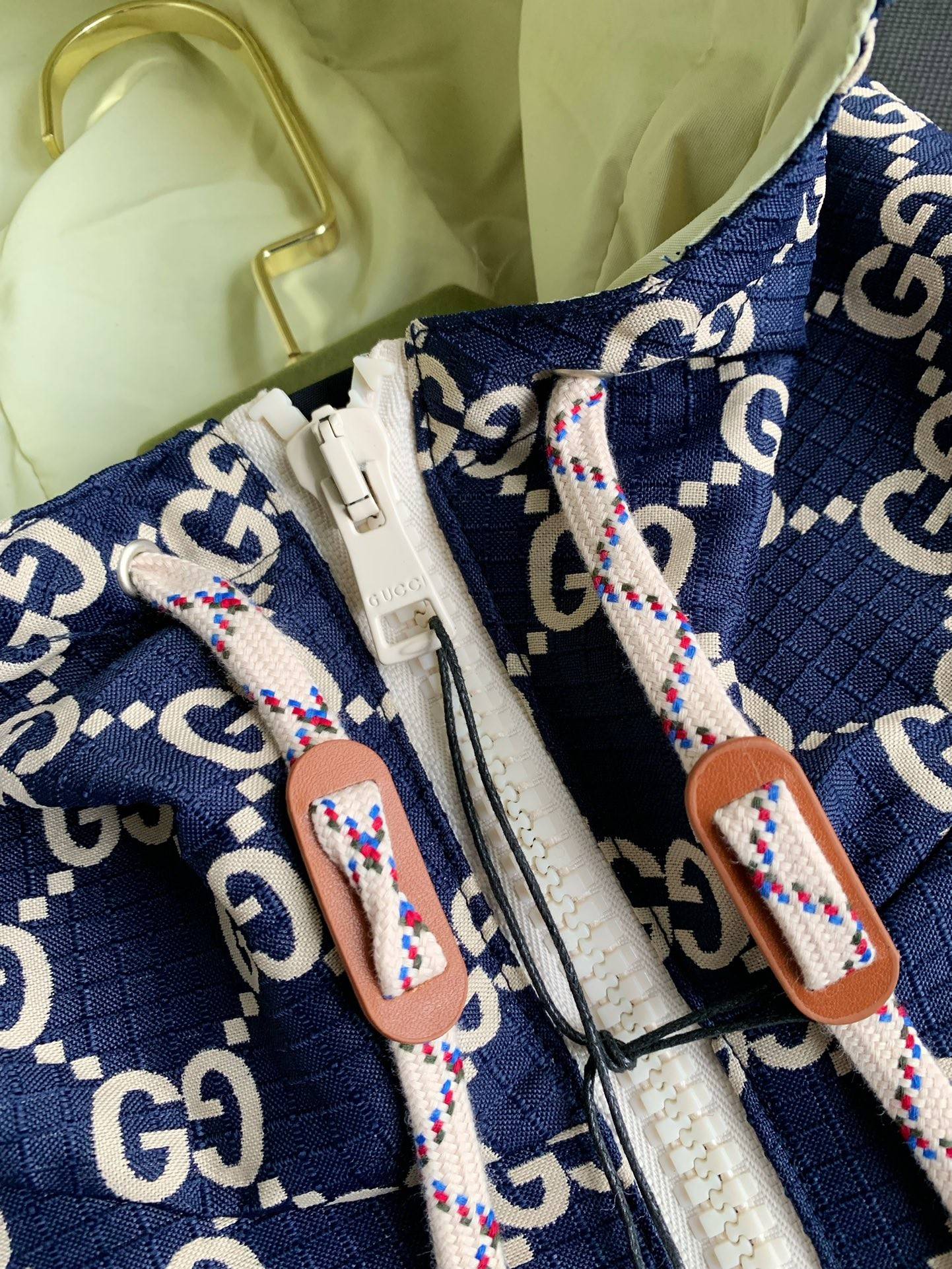 G*u*i jacket