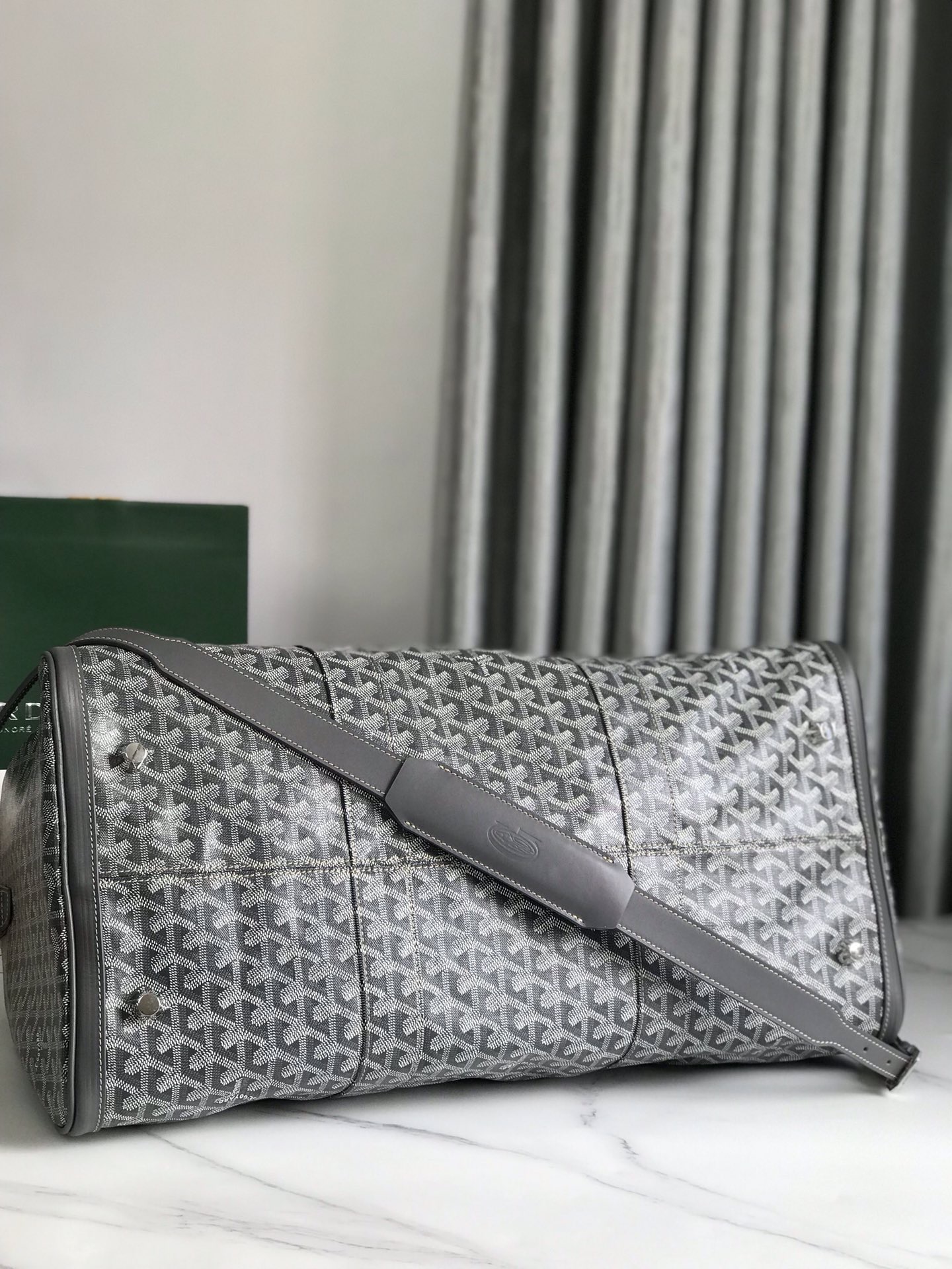 Goyard travel bag fitness bag, top quality! Size: 48 * 23 * 24cm