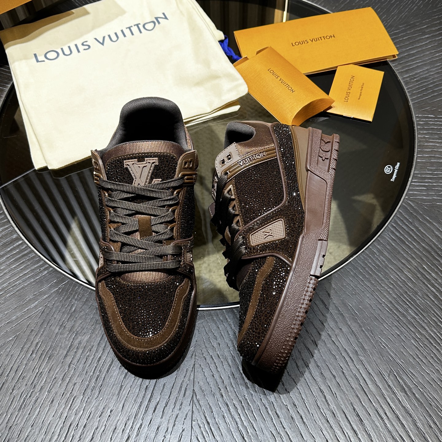 L*V TRAINER Sneakers