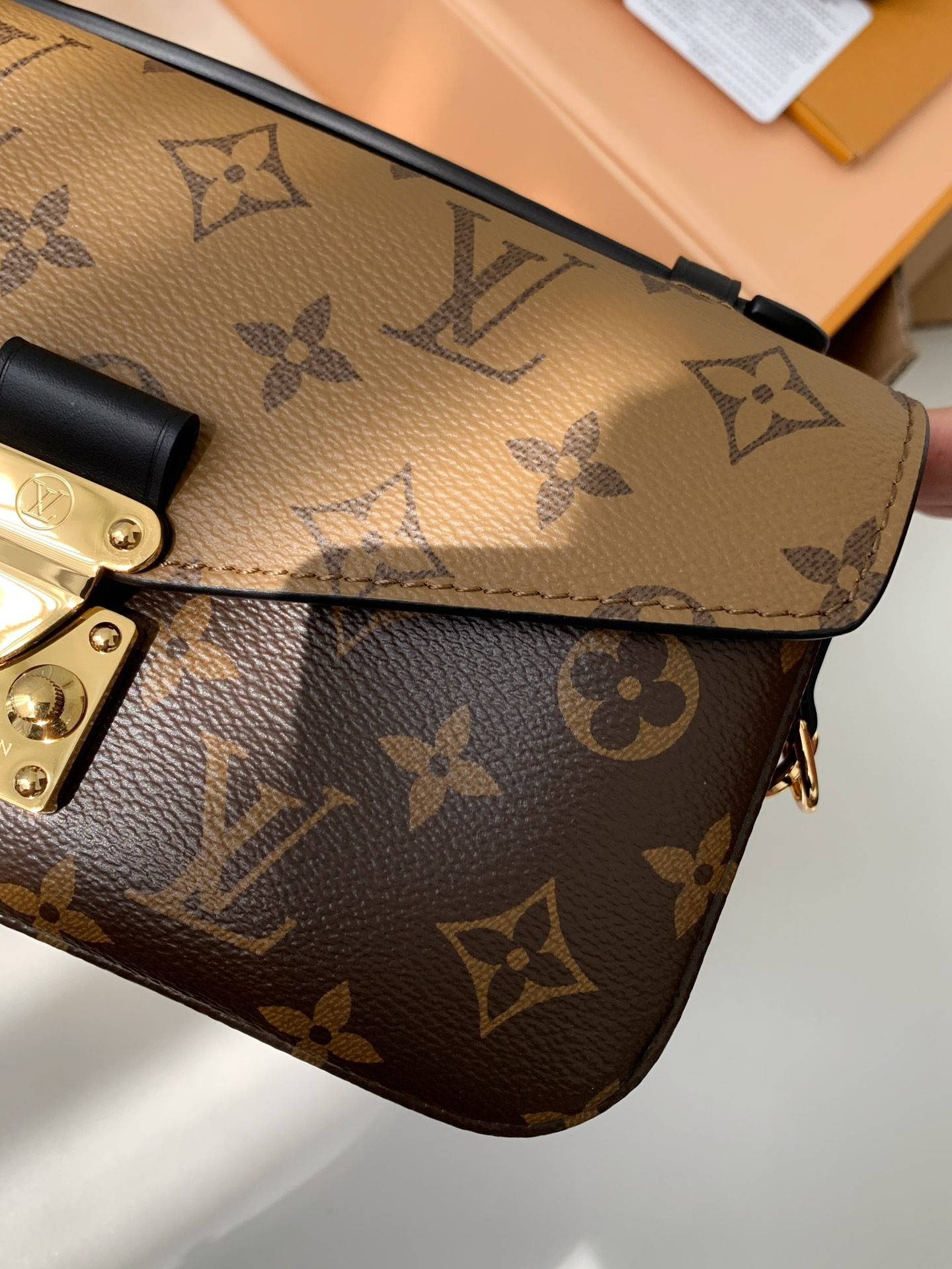 L*V Pochette Metis EAST WEST messenger bag M46225，size：21.5*13.5*6CM