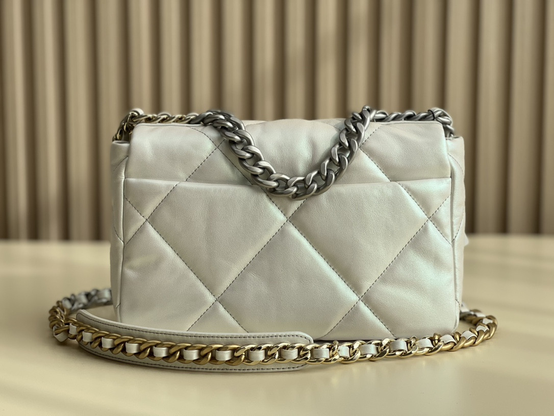 Chanle 19 Handbag