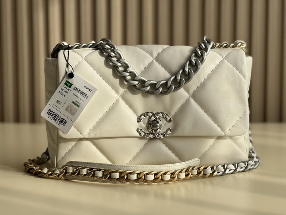 Chanle 19 Handbag