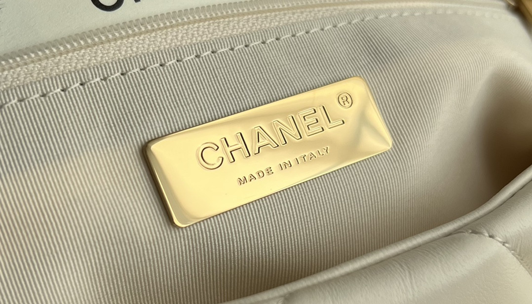 Chanle 19 Handbag