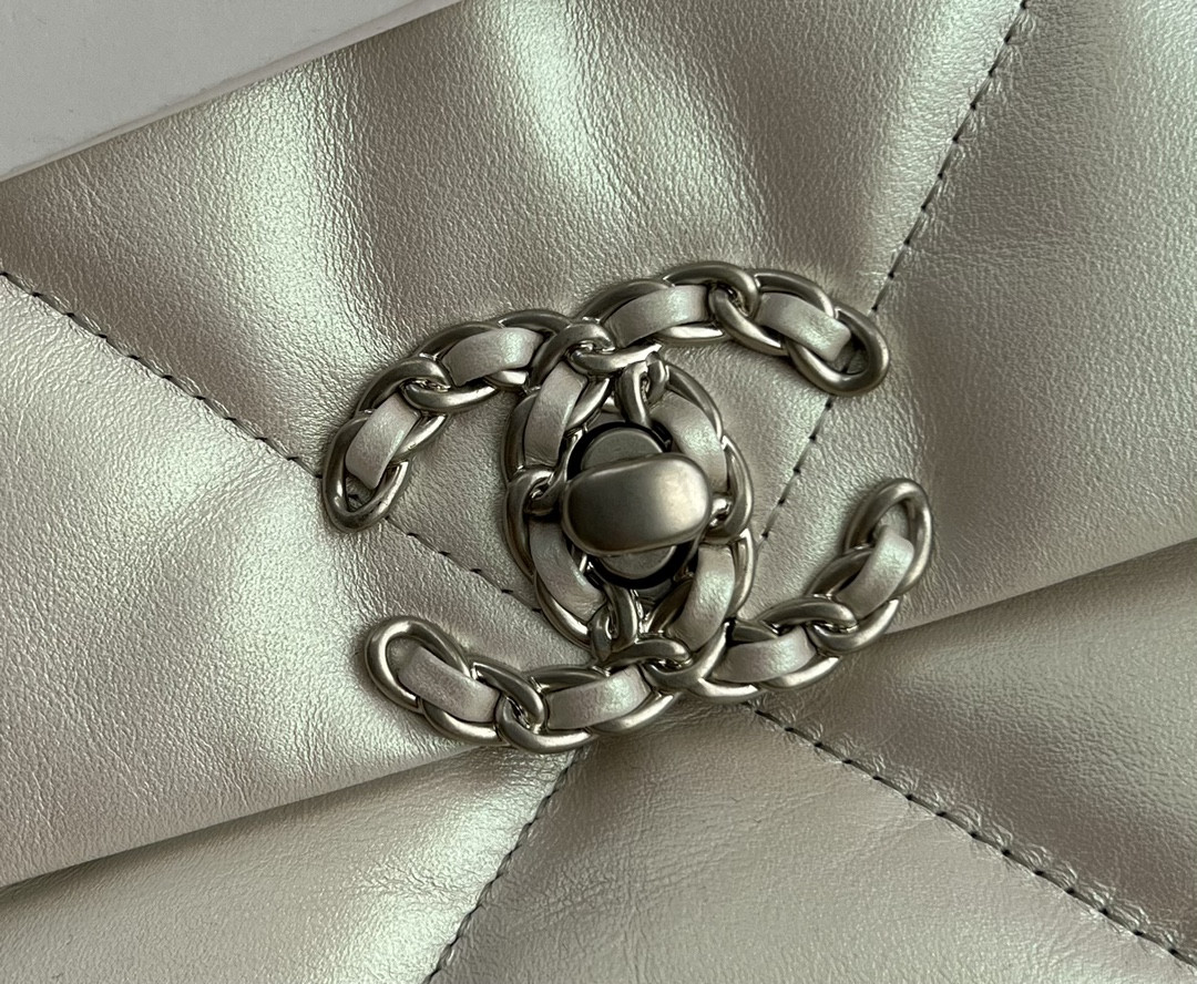 Chanle 19 Handbag