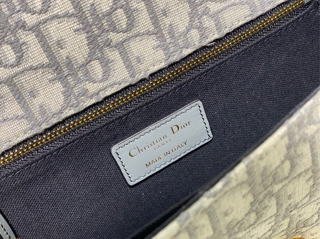 30 Montaigne Bag