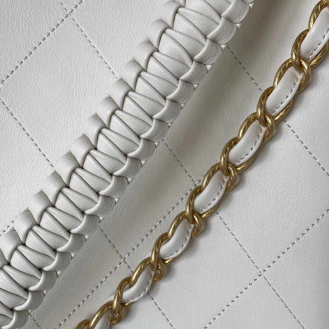 Chanel 23a Hobo Bag