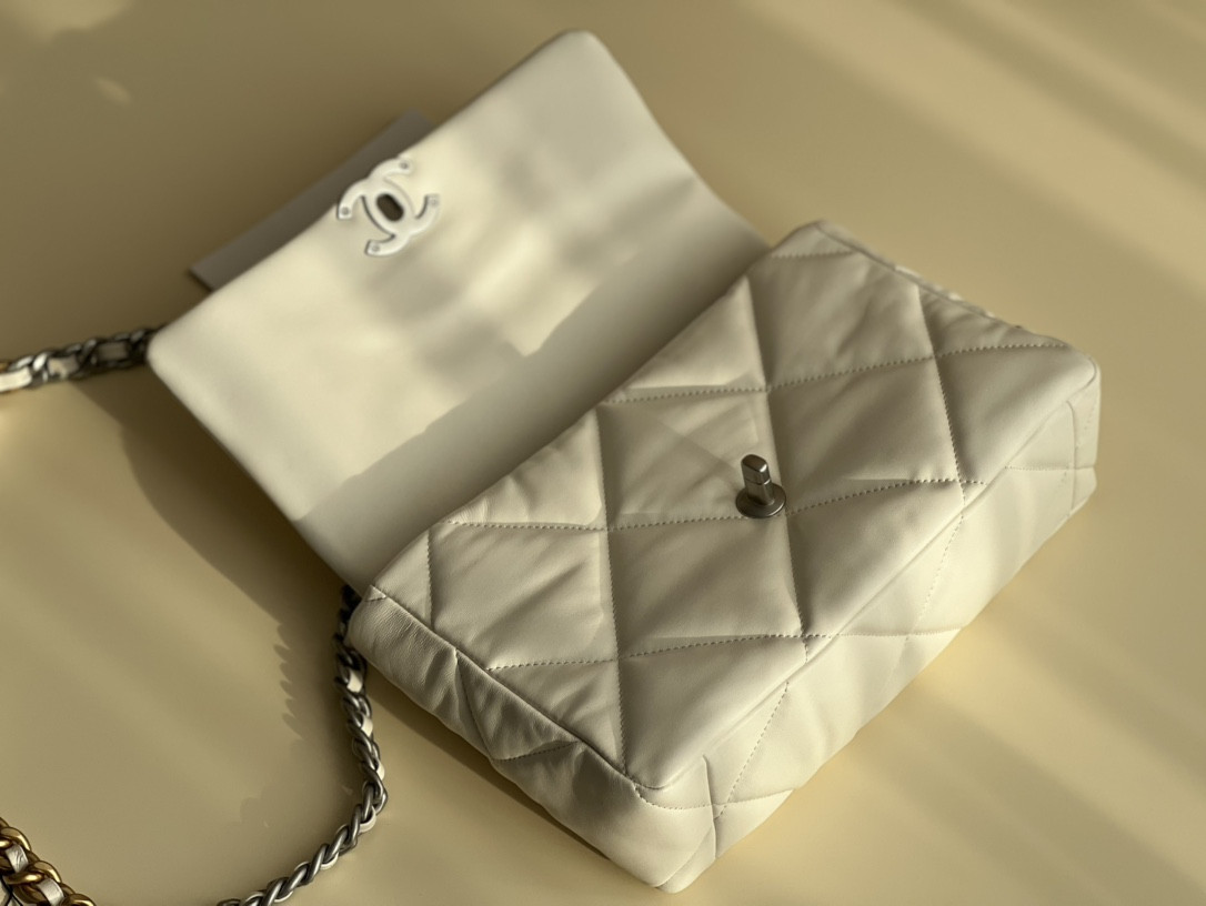 Chanle 19 Handbag