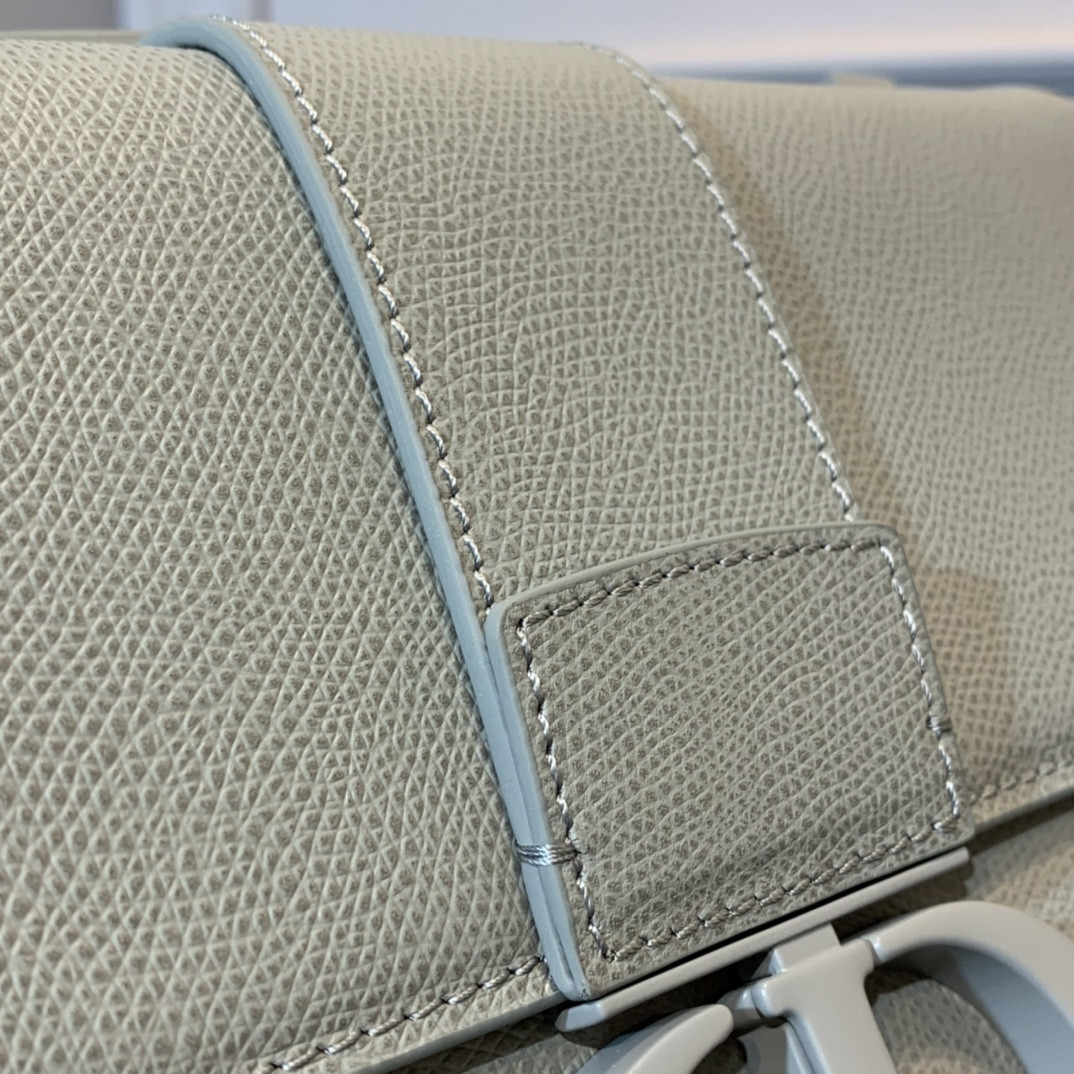 30 Montaigne Bag
