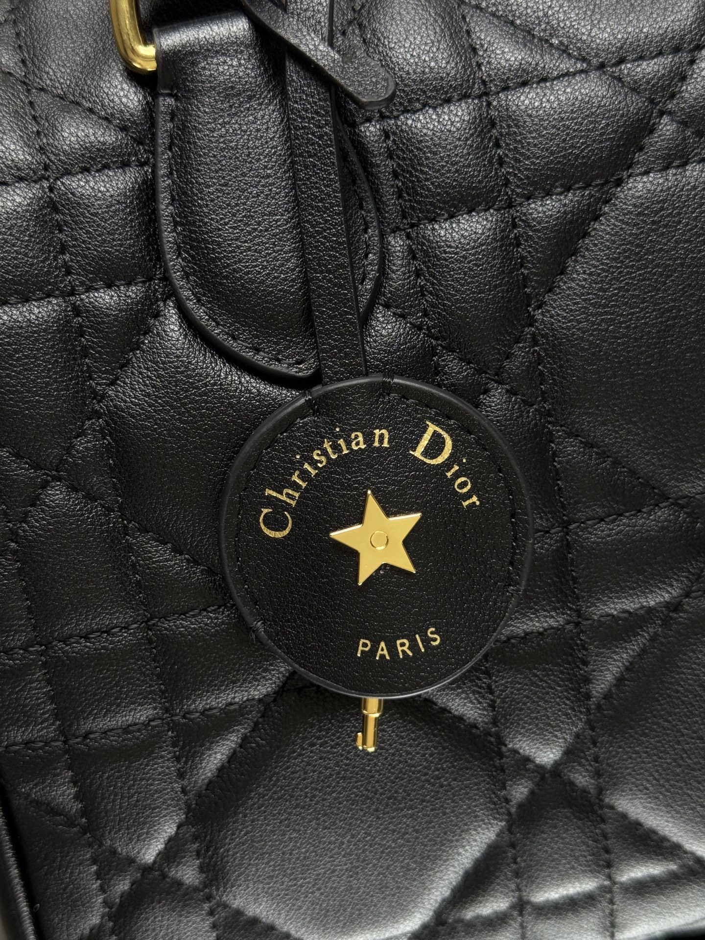 Dior Groove 25