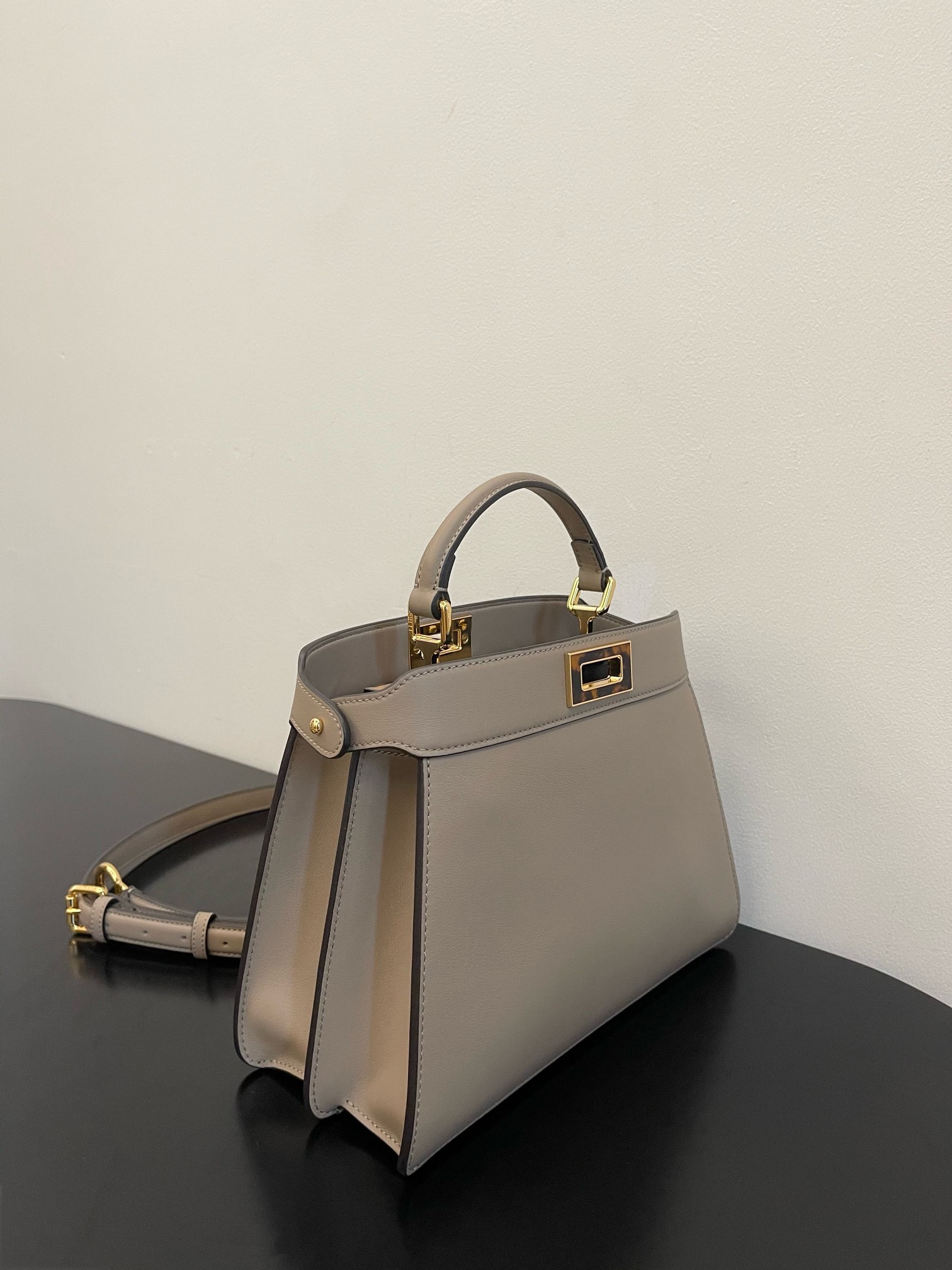 Fendi Peekaboo Iseeu Small
