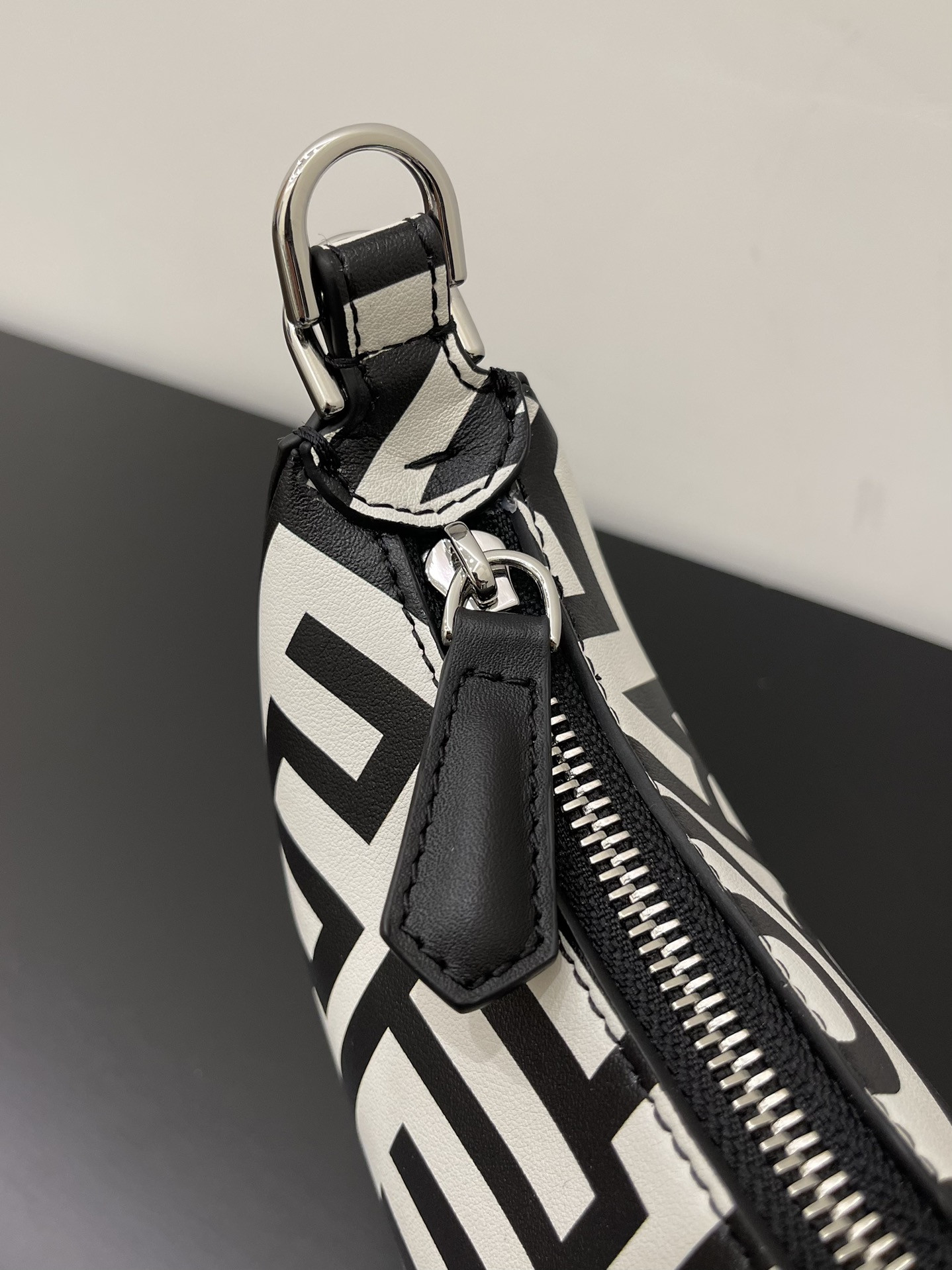 Fendi Praphy